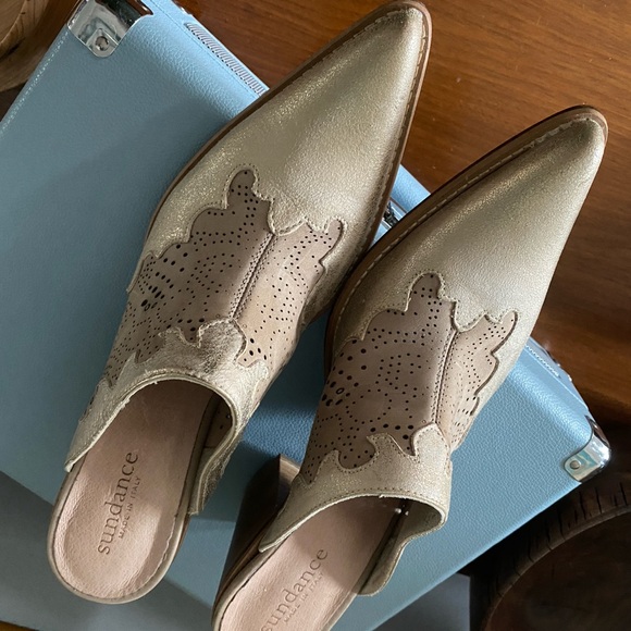 Anthropologie Gold & Buff Mules 39 - Picture 1 of 6